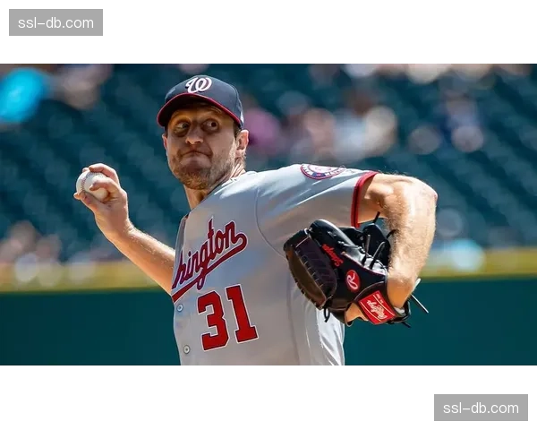 运动家队春训最后一场3-7不敌巨人，搬迁风波下主场观众不足两千人