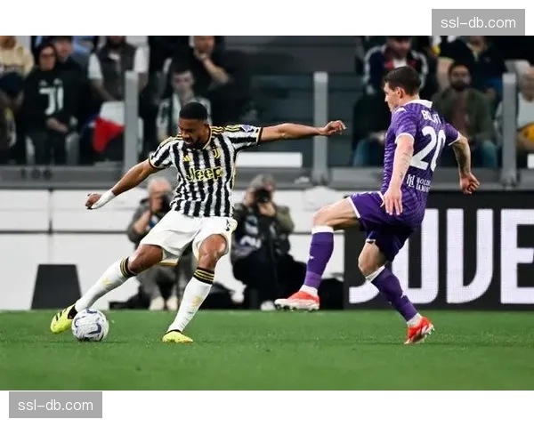 尤文图斯1-0小胜佛罗伦萨,暂登积分榜首位 尤文图斯1-0小胜佛罗伦萨,暂登积分榜首位